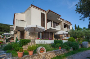 Отель Apartments Ljubo & Lili  Црес